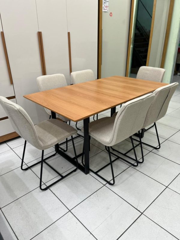 Mesa 1.60 x 90cm Tampo Madeira Proa Luna com 6 Cadeiras Linho Bege