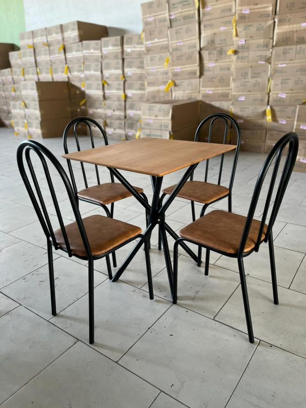 Mesa Quadrada Proa 68  X 68cm Base Ipanema com 4 Cadeiras Ubatuba Preto Fosco com acento Marrom -Teixeira