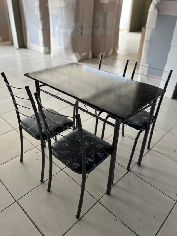 Mesa Tampo MDP 98 x 58cm Realeza Indiano com 4 Cadeiras Martelado Preto Lirio -Teixeira